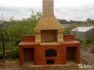 Кирпичный мангал на даче